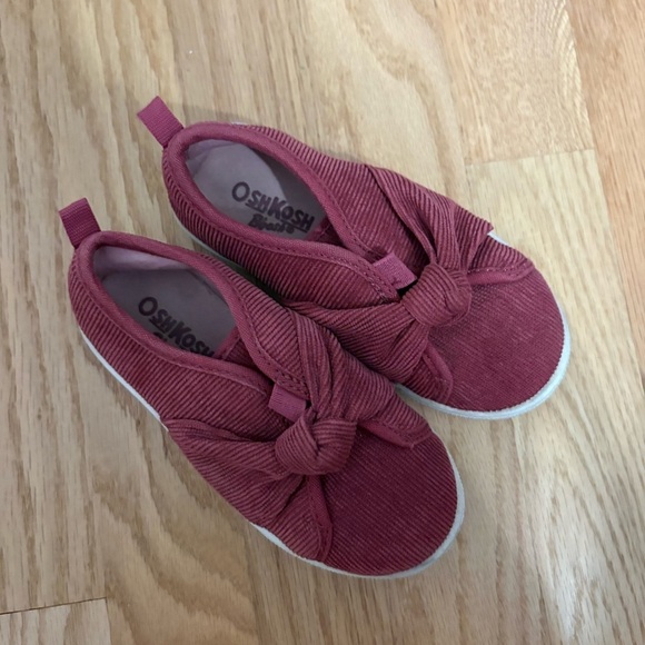 Oshkosh Toddler Girls' Florin Corduroy Knot Slip-On Sneaker, Berry Burgundy Sz 8 - Picture 2 of 5
